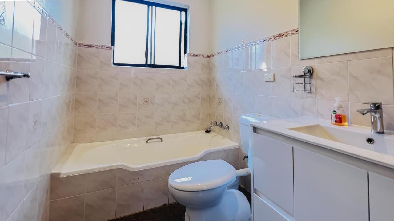 Carlton 3 Beds Unit - Free Parking Appartement Sydney Buitenkant foto